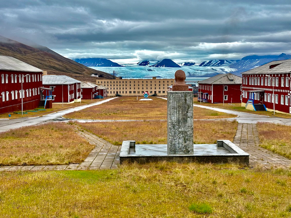 Pomnik Lenina w Pyramiden